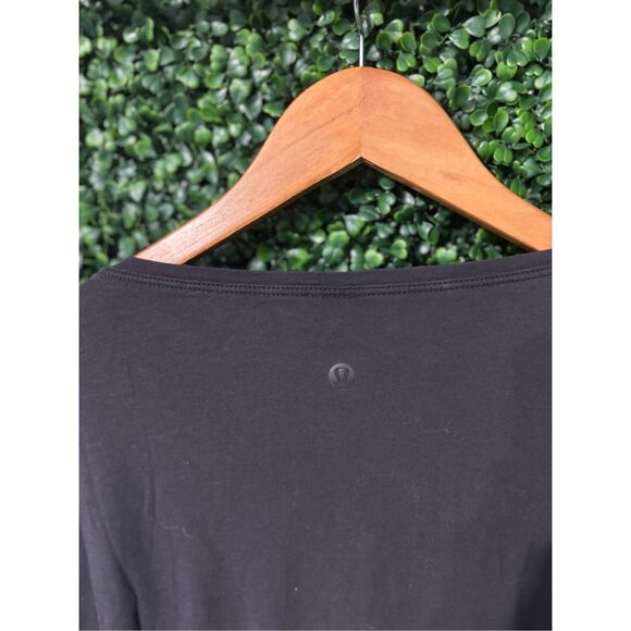 Lululemon Black Long Sleeve Top Size Medium/8 - Picture 3 of 4
